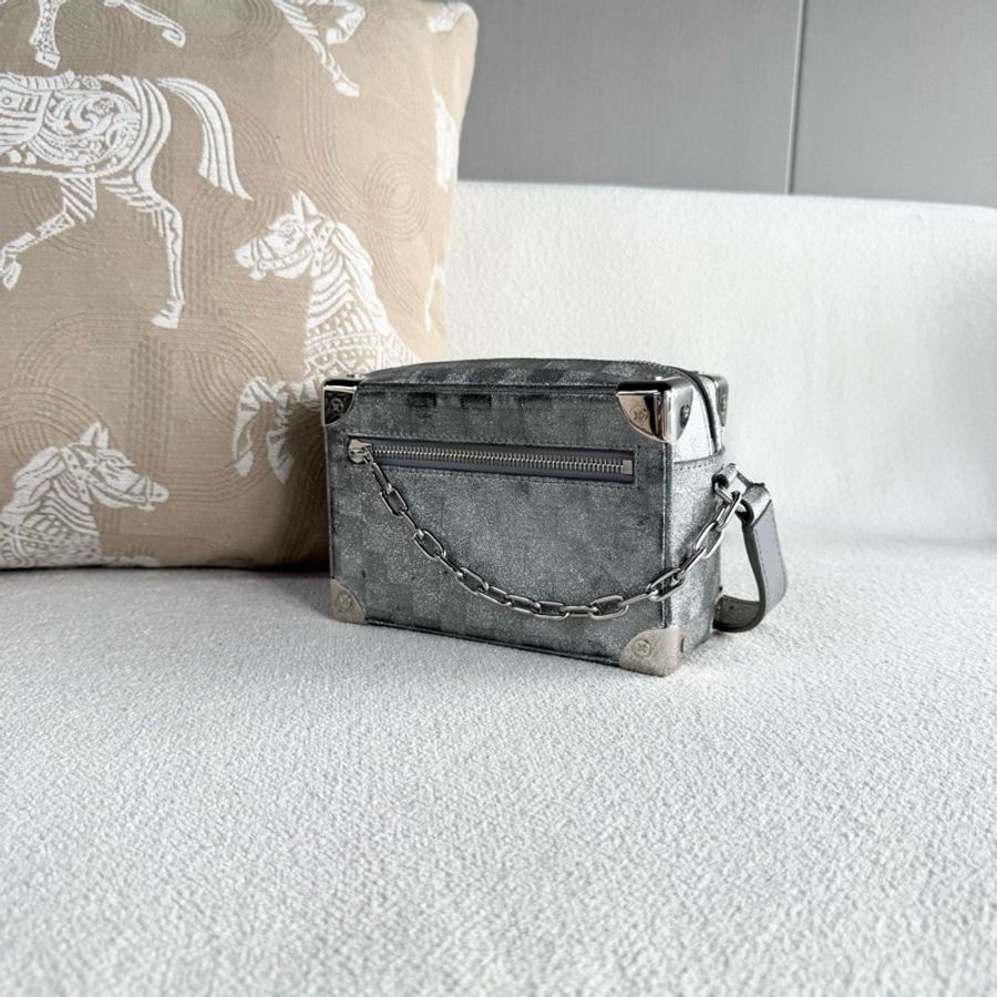 Louis Vuitton • ss22秀款限量閃粉棋盤格Mini Soft Trunk 芯片款✨-6