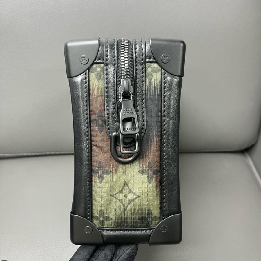 Louis Vuitton • 秀款限量迷彩老花Soft Trunk盒子包-4