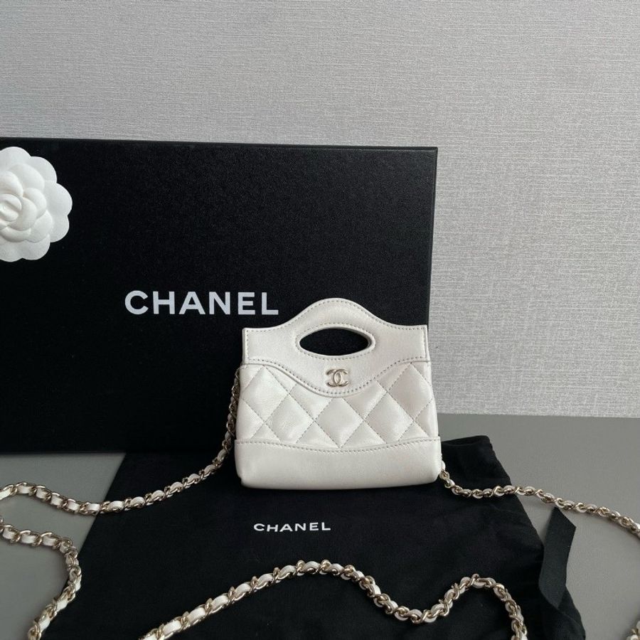 Chanel香奈兒 31bag nano
白色金扣單肩斜挎包 99新 芯片款
尺寸:12×10
附件:防塵袋 盒子-0