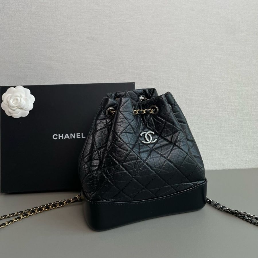 Chanel香奈兒 Gabrielle黑色流浪鴛鴦鏈條雙肩包小號98新 芯片款
尺寸:27.5×24.5×11-1