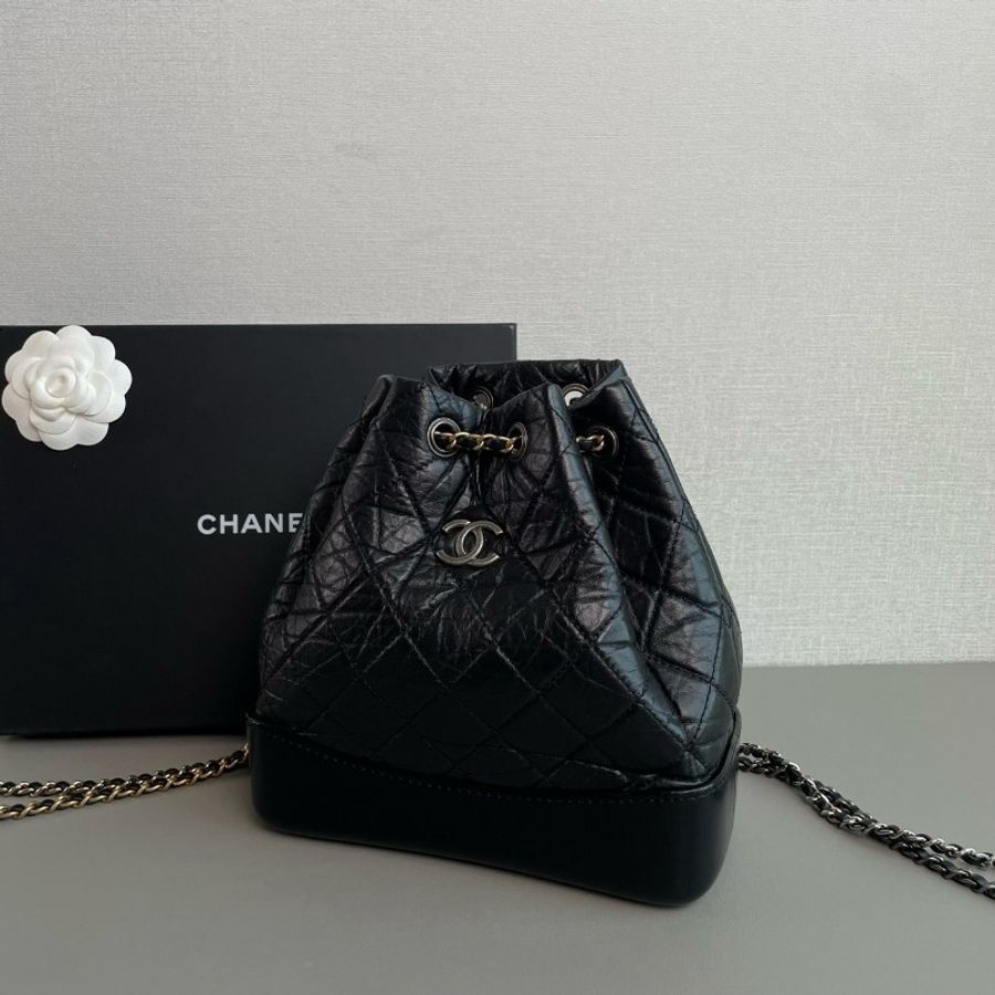 Chanel香奈兒 Gabrielle黑色流浪鴛鴦鏈條雙肩包小號98新 芯片款
尺寸:27.5×24.5×11-2