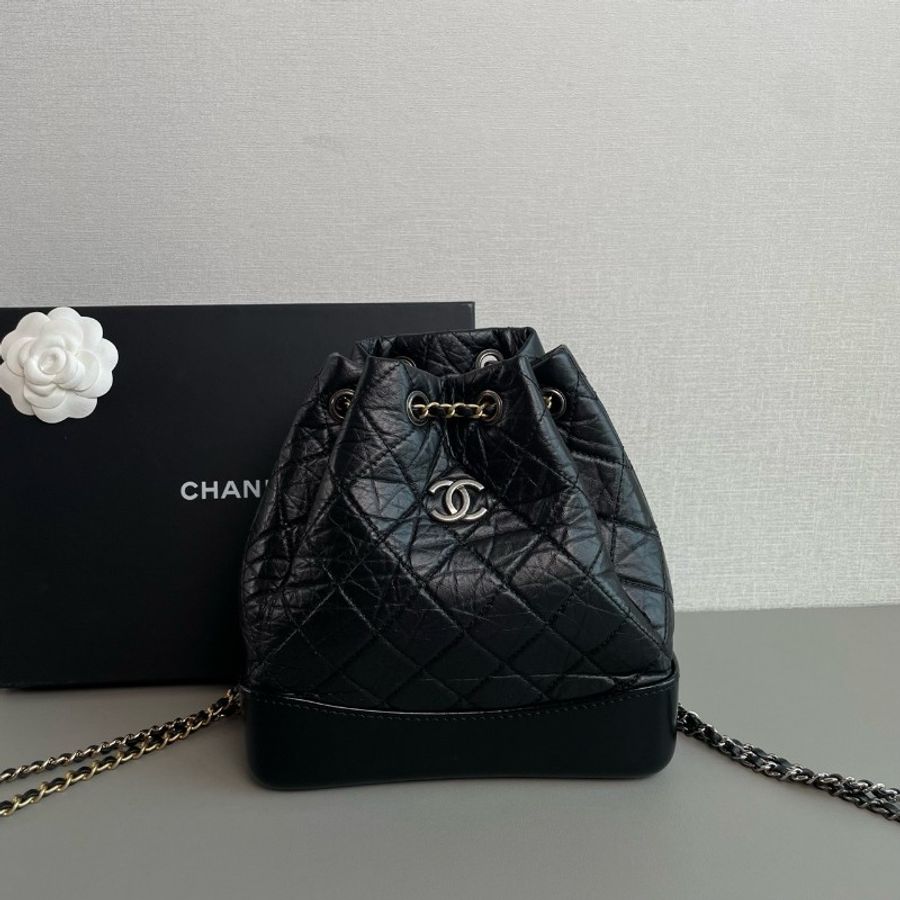 Chanel香奈兒 Gabrielle黑色流浪鴛鴦鏈條雙肩包小號98新 芯片款
尺寸:27.5×24.5×11-5