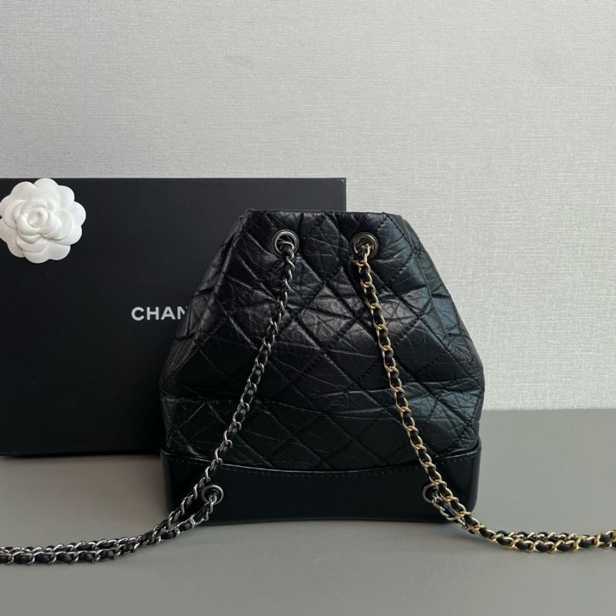 Chanel香奈兒 Gabrielle黑色流浪鴛鴦鏈條雙肩包小號98新 芯片款
尺寸:27.5×24.5×11-6