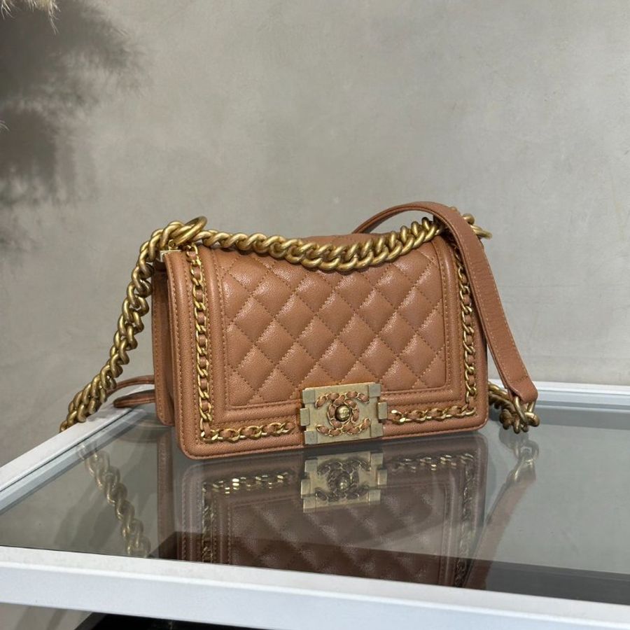 CHANEL Boy20 皮穿鍊鑲邊口蓋包 - 奶茶金-1