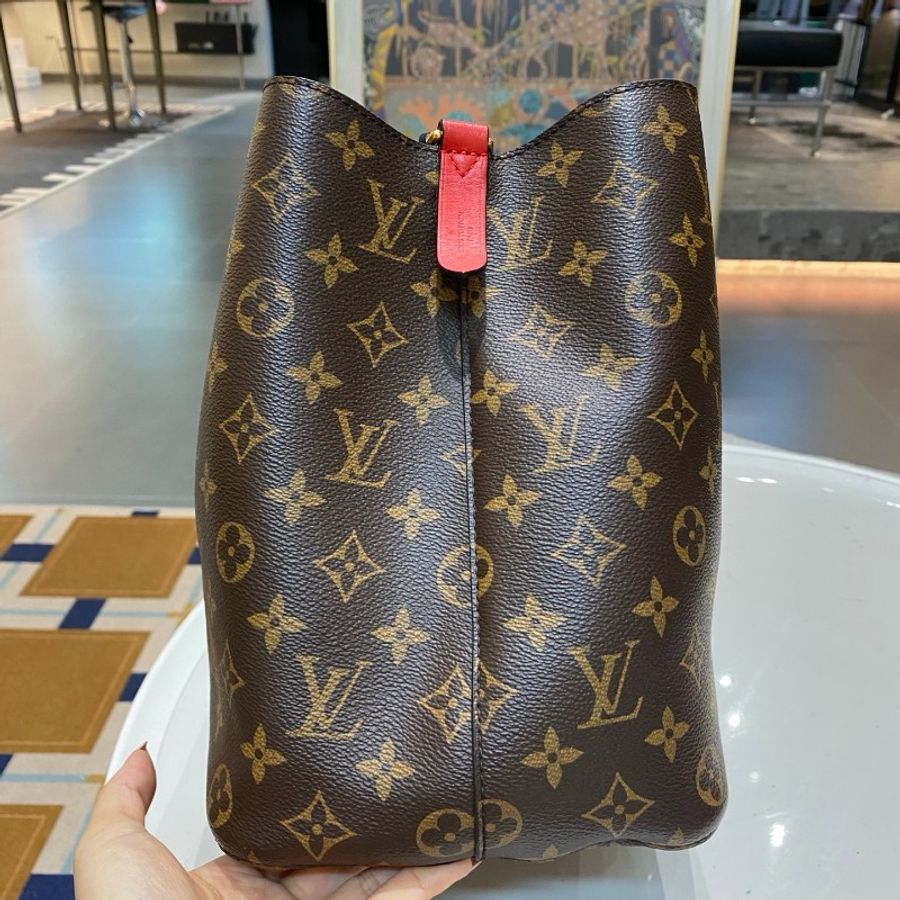 LV路易威登NÉONOÉ老花抽绳红水桶包25*26*17-22