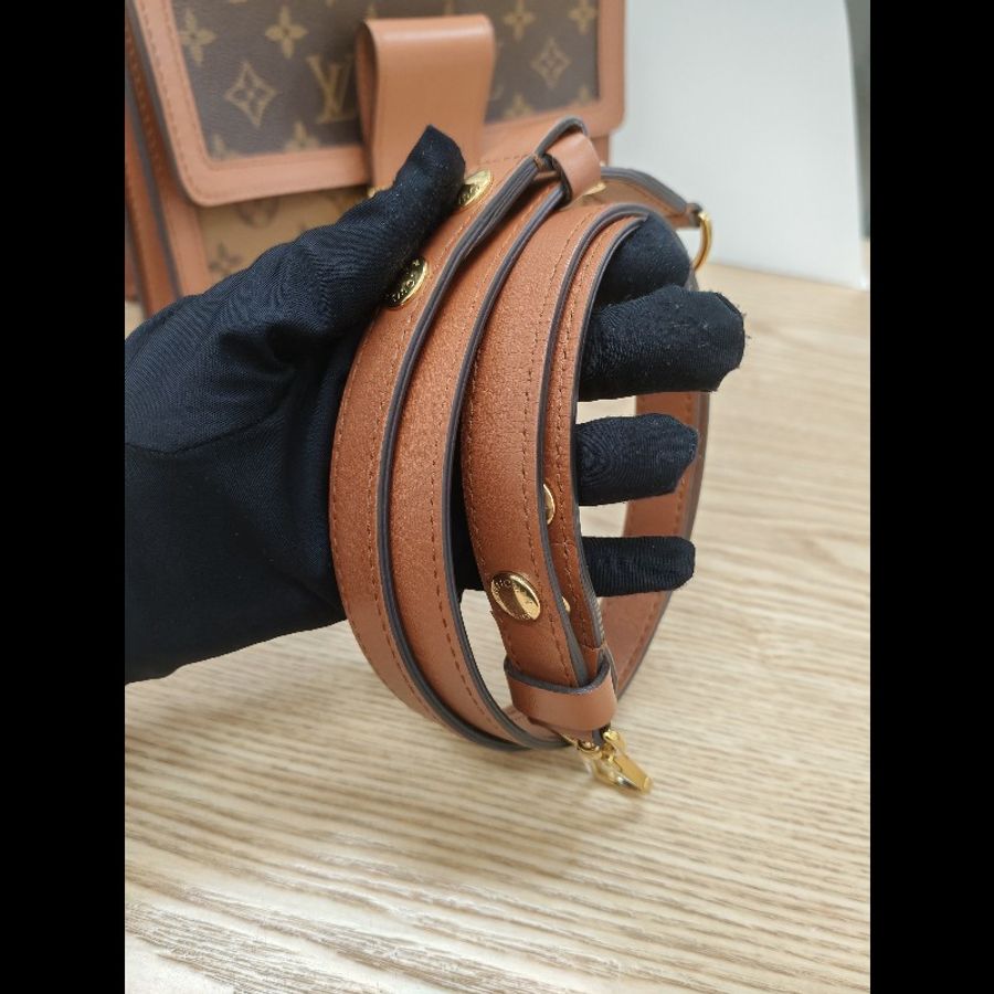 LV Dauphine Medium-17