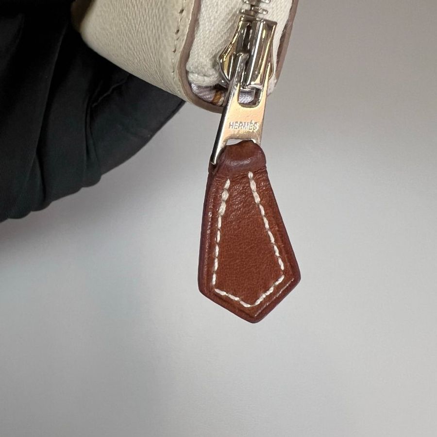 HERMES U刻 白色絲巾短夾-9
