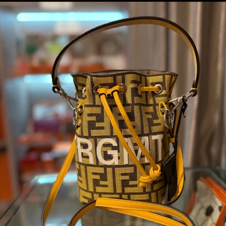 FENDI x FRGMT聯名Mon Tresor水桶包-0