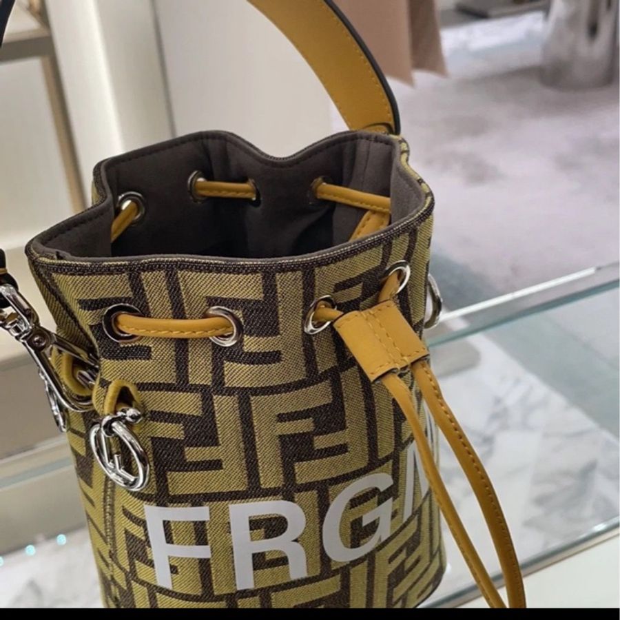 FENDI x FRGMT聯名Mon Tresor水桶包 *-2