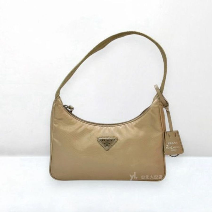 A13273-PRADA Re-Edition 2000 奶茶色尼龍HOBO腋下包-0
