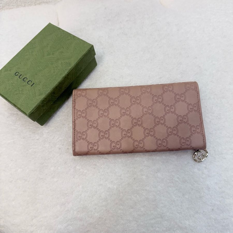 Gucci藕色壓紋牛皮下蓋雙G吊飾長夾-1