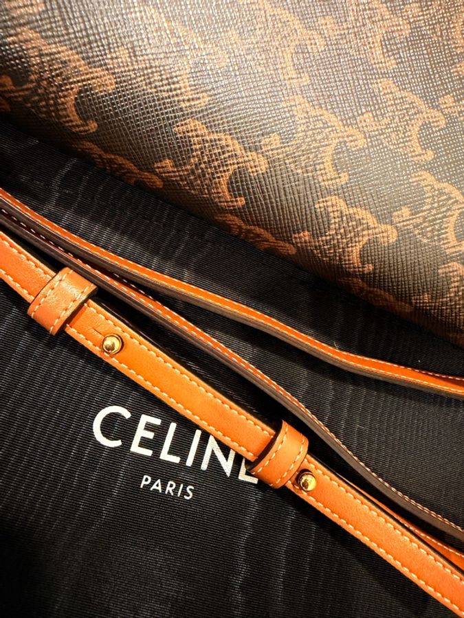 Celine 老花經典信封包✉️簡單卻不減貴氣💕-0