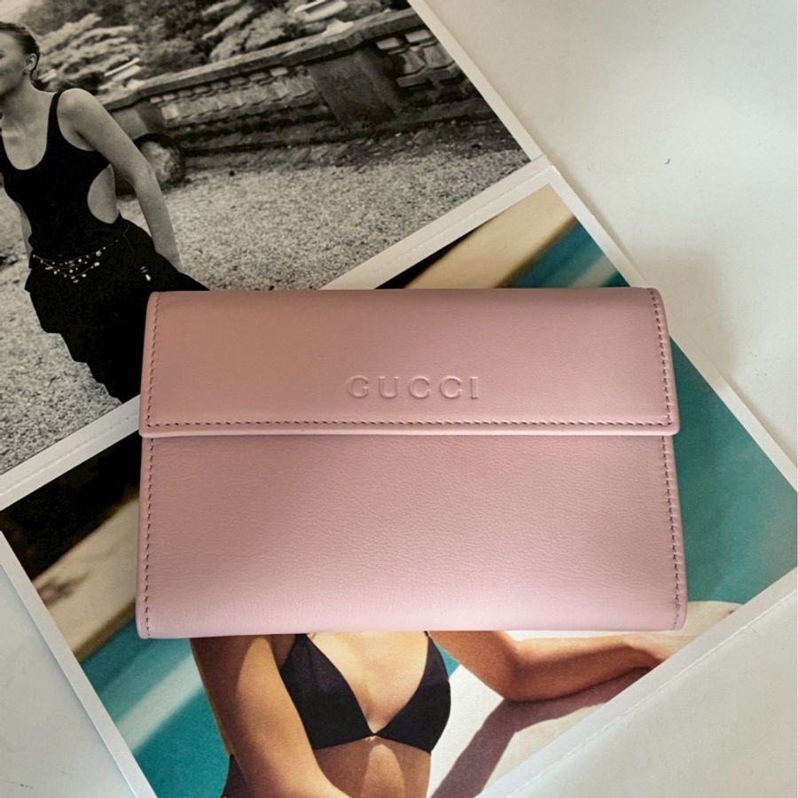Gucci 粉皮革三折中夾🎀-1