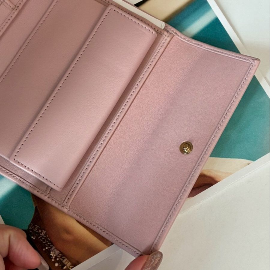 Gucci 粉皮革三折中夾🎀-16