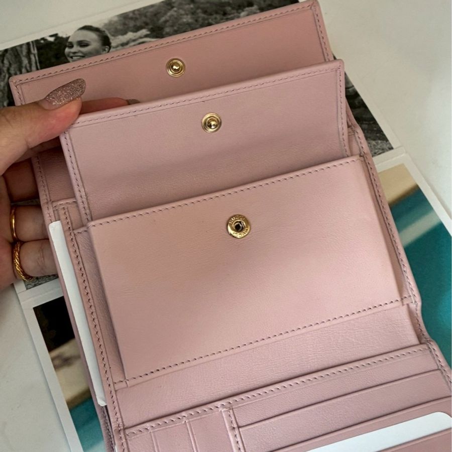 Gucci 粉皮革三折中夾🎀-18