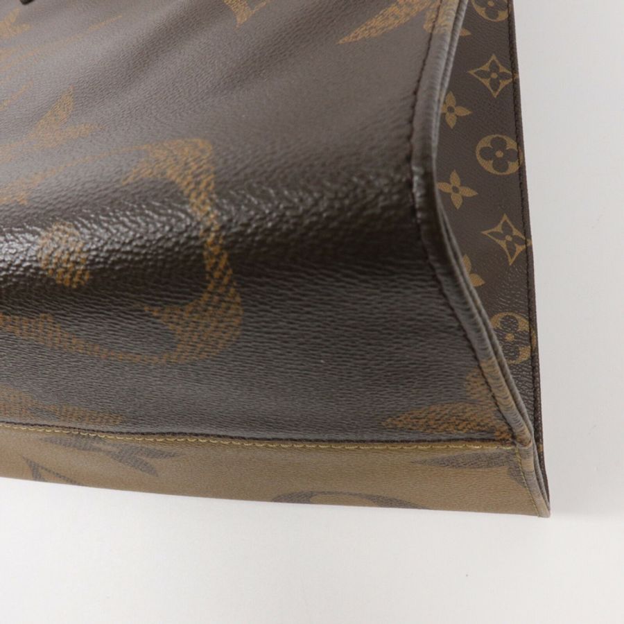 LOUIS VUITTON Monogram Giant Reverse On The Go GM手挽肩背兩用袋-12