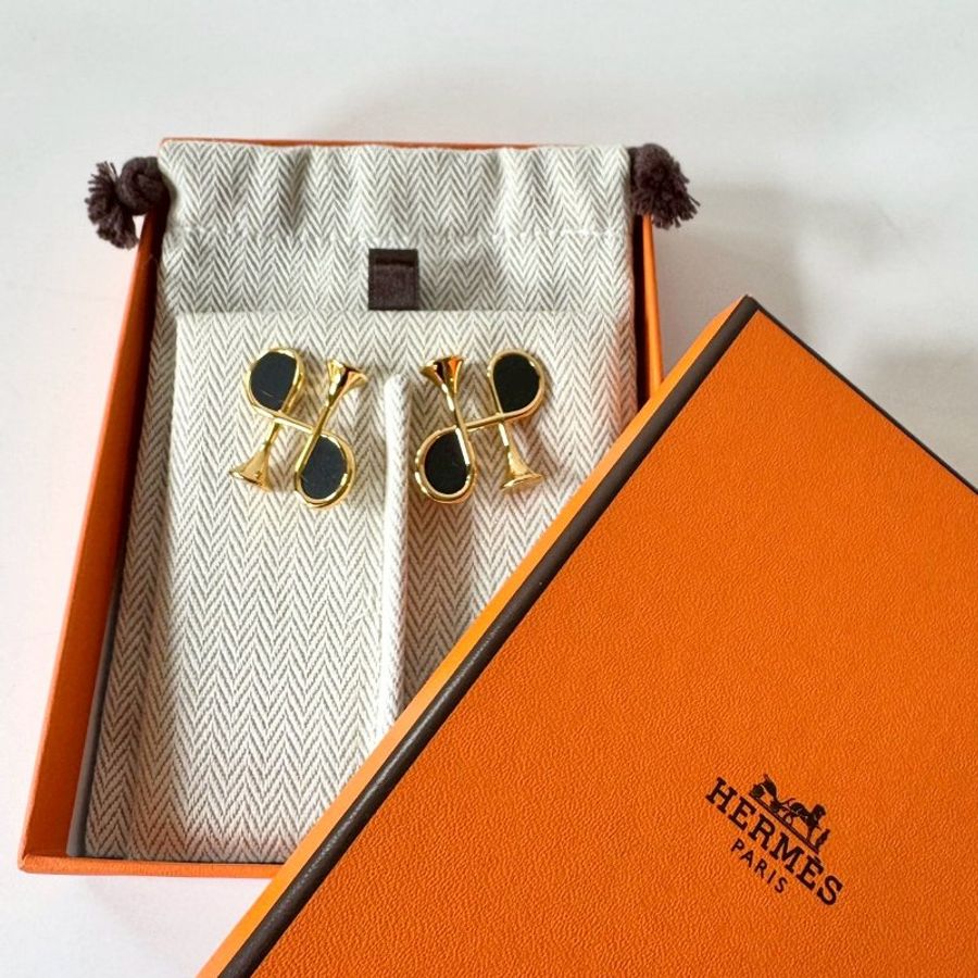 Hermès Cor H 黃金鍍金 皮革 小喇叭 H 形耳針 耳環-0