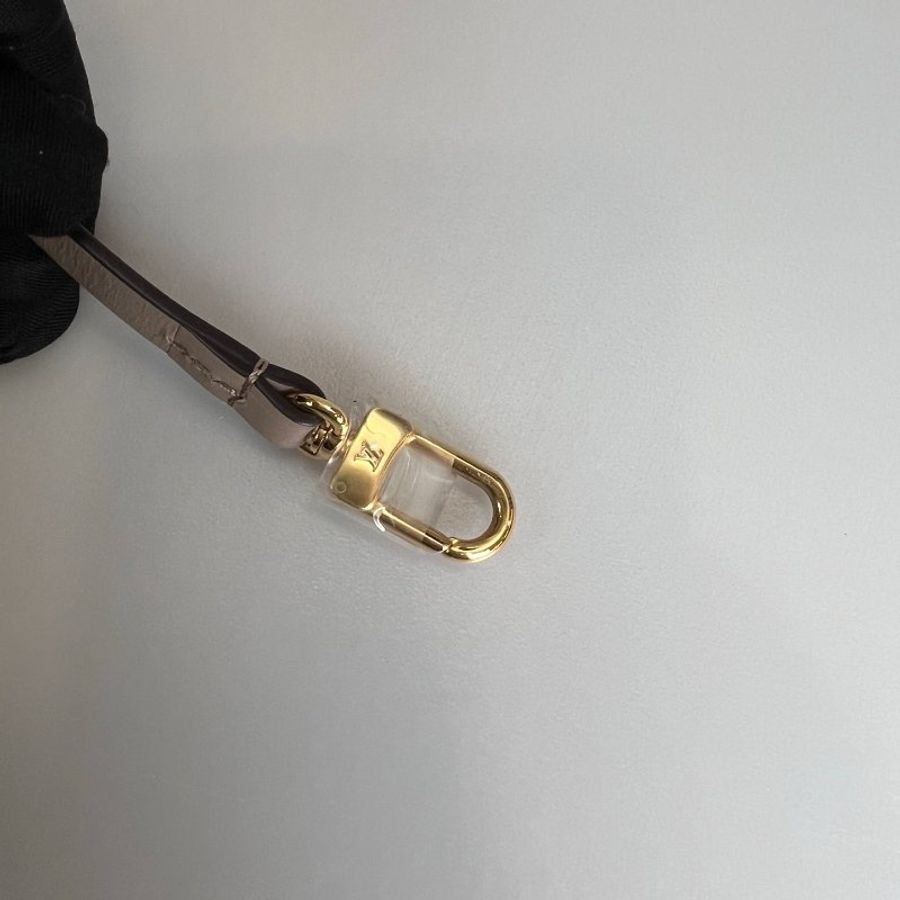 LV M13045/晶片款 斑鳩灰ALLIN BB 水桶包-11
