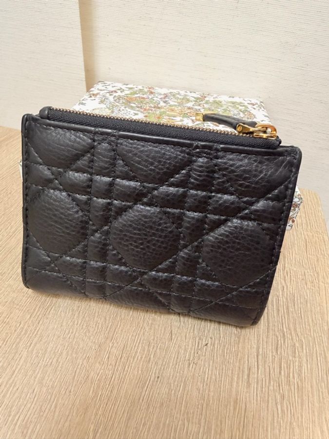 Dior 黑小牛皮Caro Dahlia 6卡零錢短夾-11