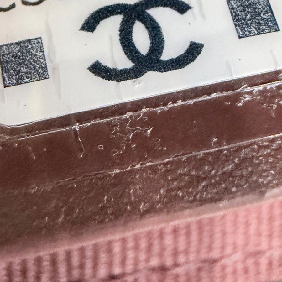 全新無使用過‼️Chanel 黑荔枝牛皮淡金釦吐司零錢包-16