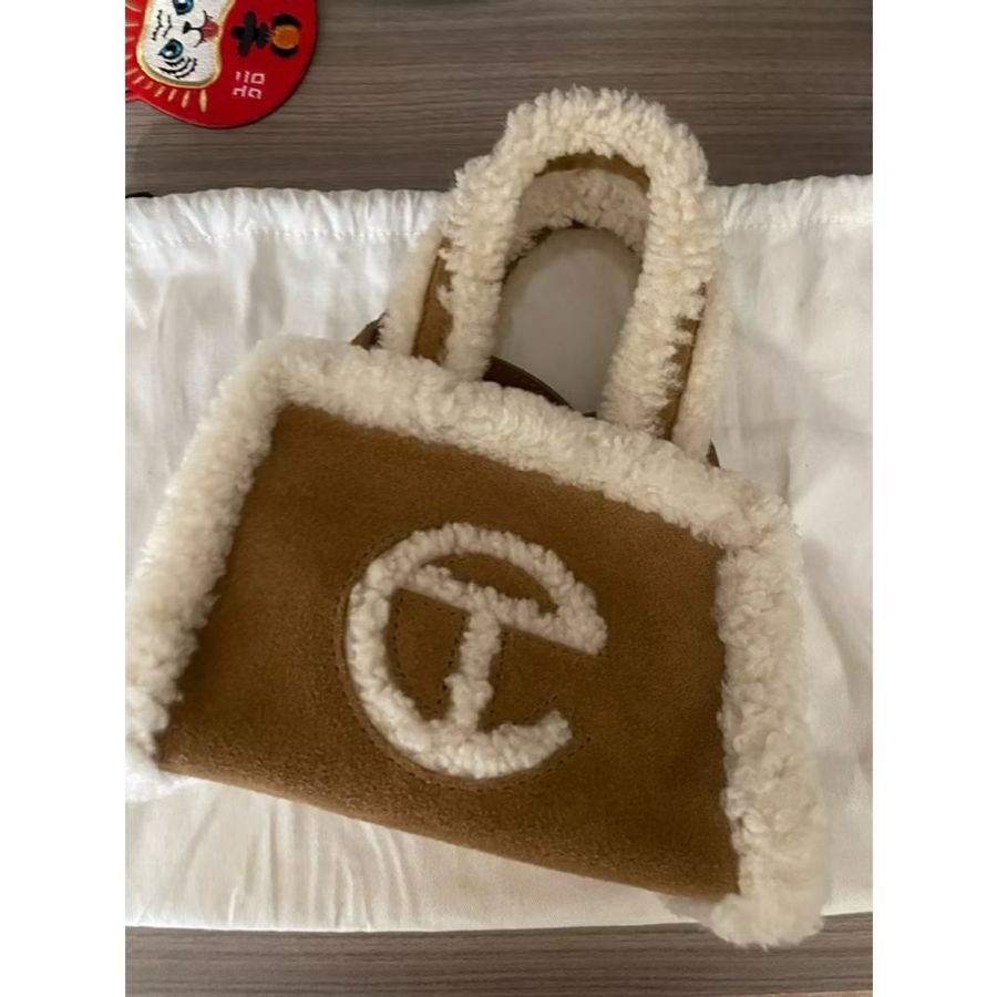 UGG x TELFAR 麂皮毛毛小包-0