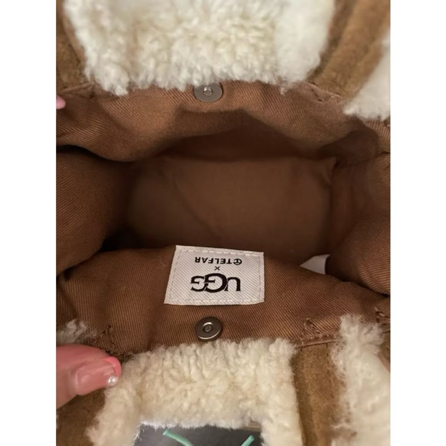 UGG x TELFAR 麂皮毛毛小包-3