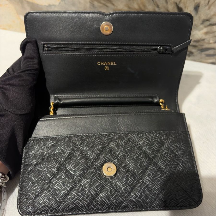 Chanel黑荔枝牛皮Woc-6