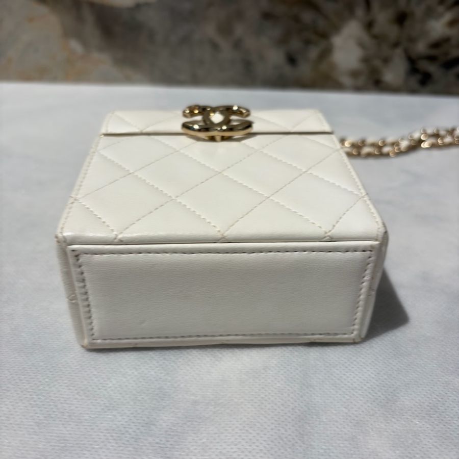 Chanel小羊皮皮穿鏈小化妝包-4