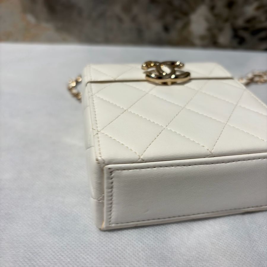 Chanel小羊皮皮穿鏈小化妝包-5