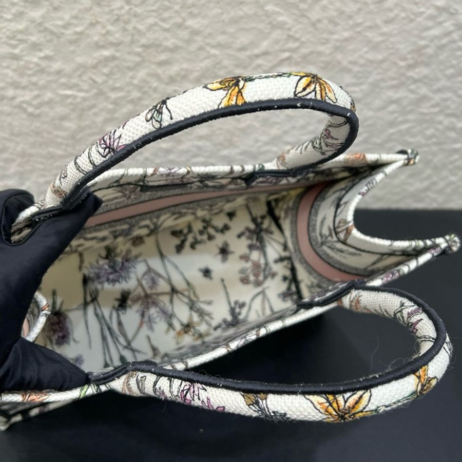 迪奧/Dior 中號 Dior Book Tote 手袋 花卉系列中號托特包購物袋單肩包手提包 白色面料多色 Dior Herbarium 圖案刺繡-6