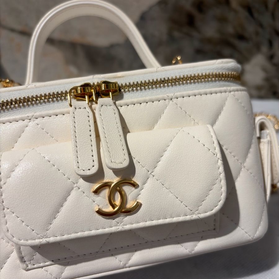 Chanel白金羊皮三口袋化妝包-7