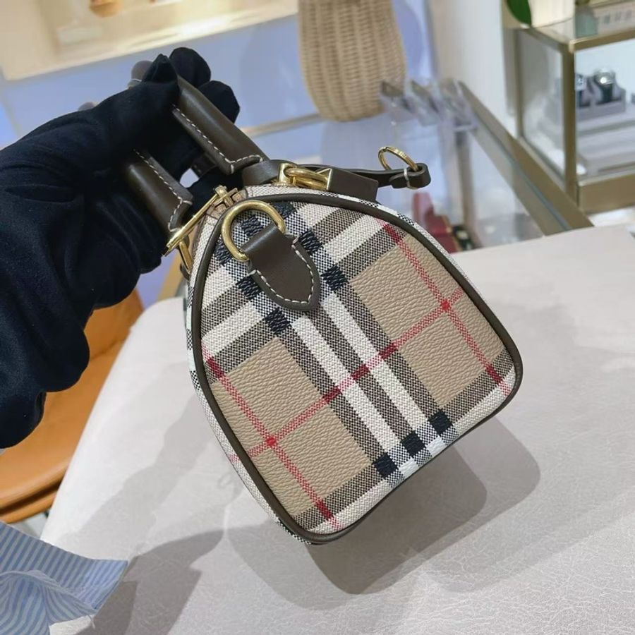 Burberry mini波士頓枕頭包-3