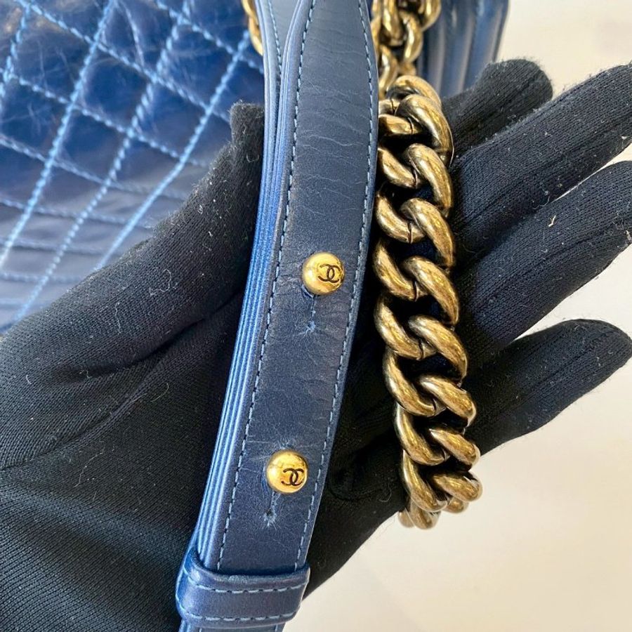 CHANEL BOY 25cm 午夜藍 仿舊 金鏈 油蠟 牛皮 肩背 斜背 口蓋包 A67086-8