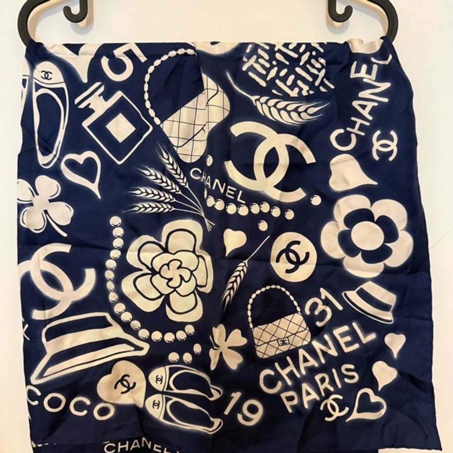 Chanel藍白絲巾-2