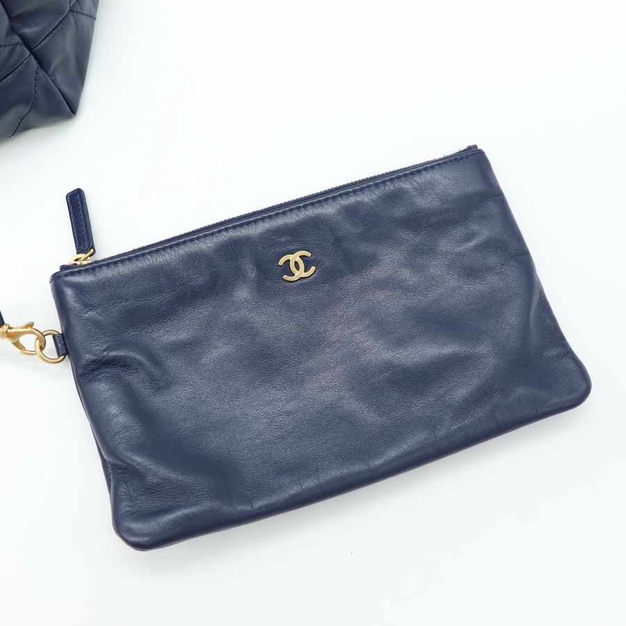 Chanel 22bag 深藍色 肩背包 中號-11
