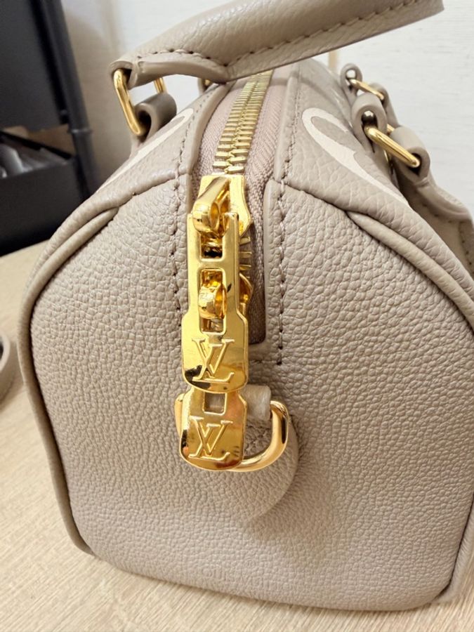 LV 灰speedy 20手提斜背-23