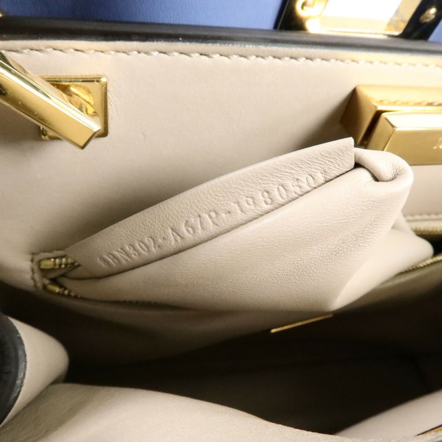 FENDI 牛皮皮革Peekaboo Iconic Essentially肩背袋-8
