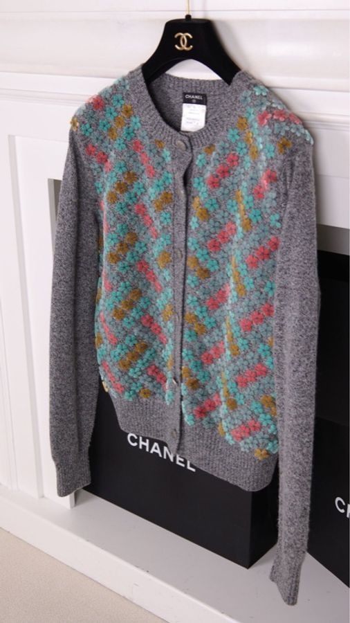 Chanel 16年权志龙同款深灰色羊绒立体丝绒山茶花针织开衫上衣外套-4