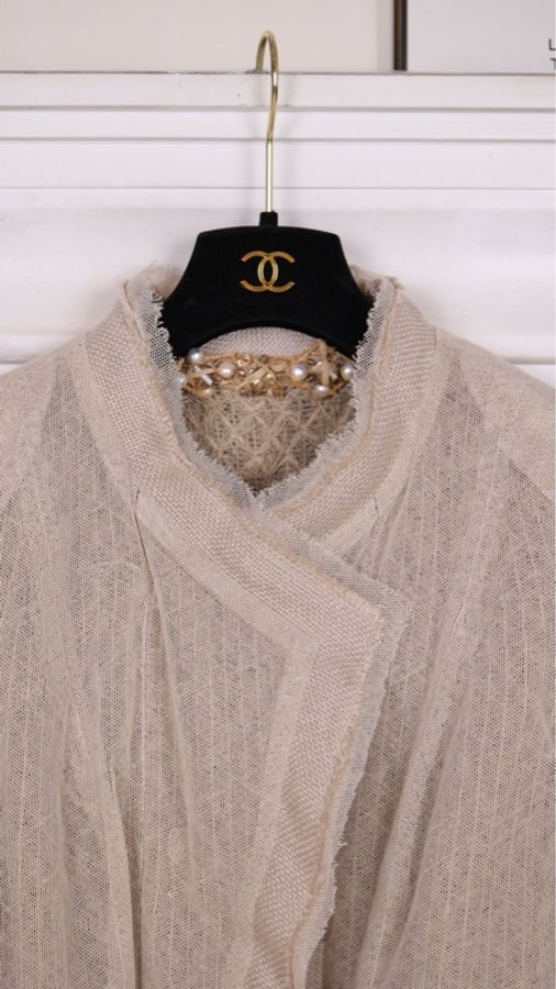 Chanel 10年田园音乐会系列秀款重工亚麻色拉菲草粗呢编织珍珠钉珠上衣条纹-33