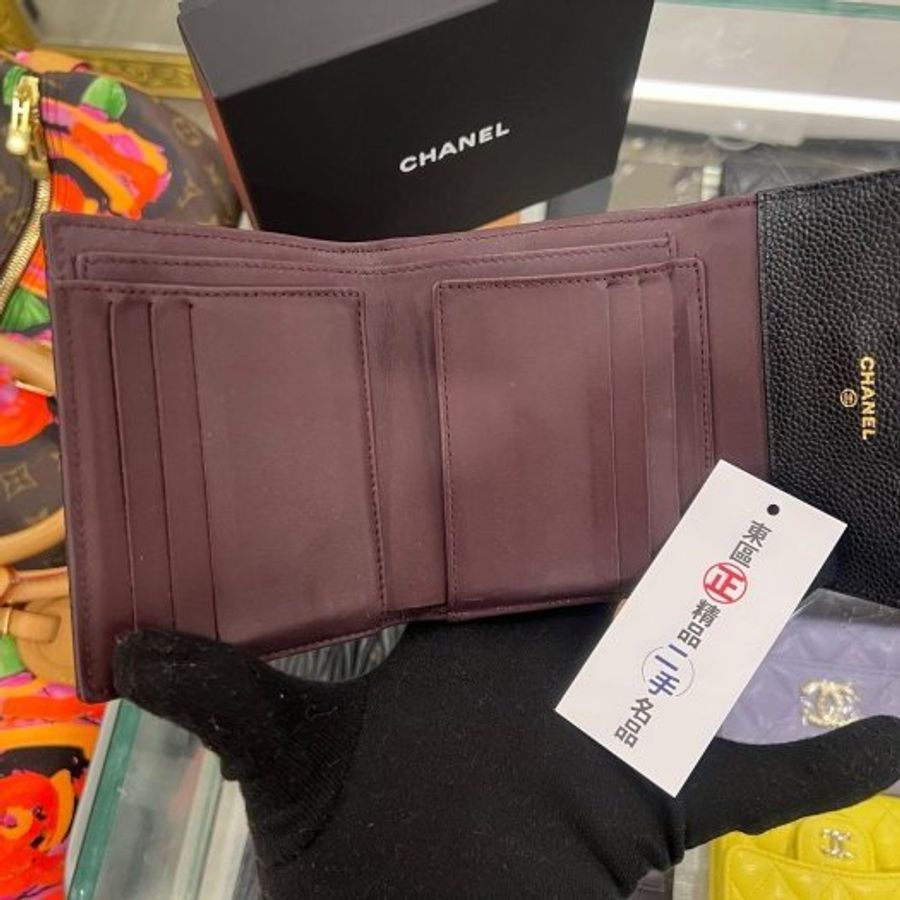 東區正精品㊣CHANEL AP0231 香奈兒黑色荔枝皮牛皮金釦釦式後零錢袋中短夾 RZ6536-3