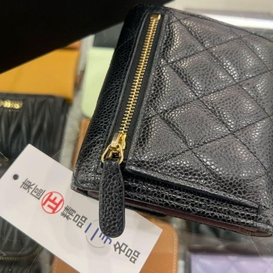 東區正精品㊣CHANEL AP0231 香奈兒黑色荔枝皮牛皮金釦釦式後零錢袋中短夾 RZ6536-8