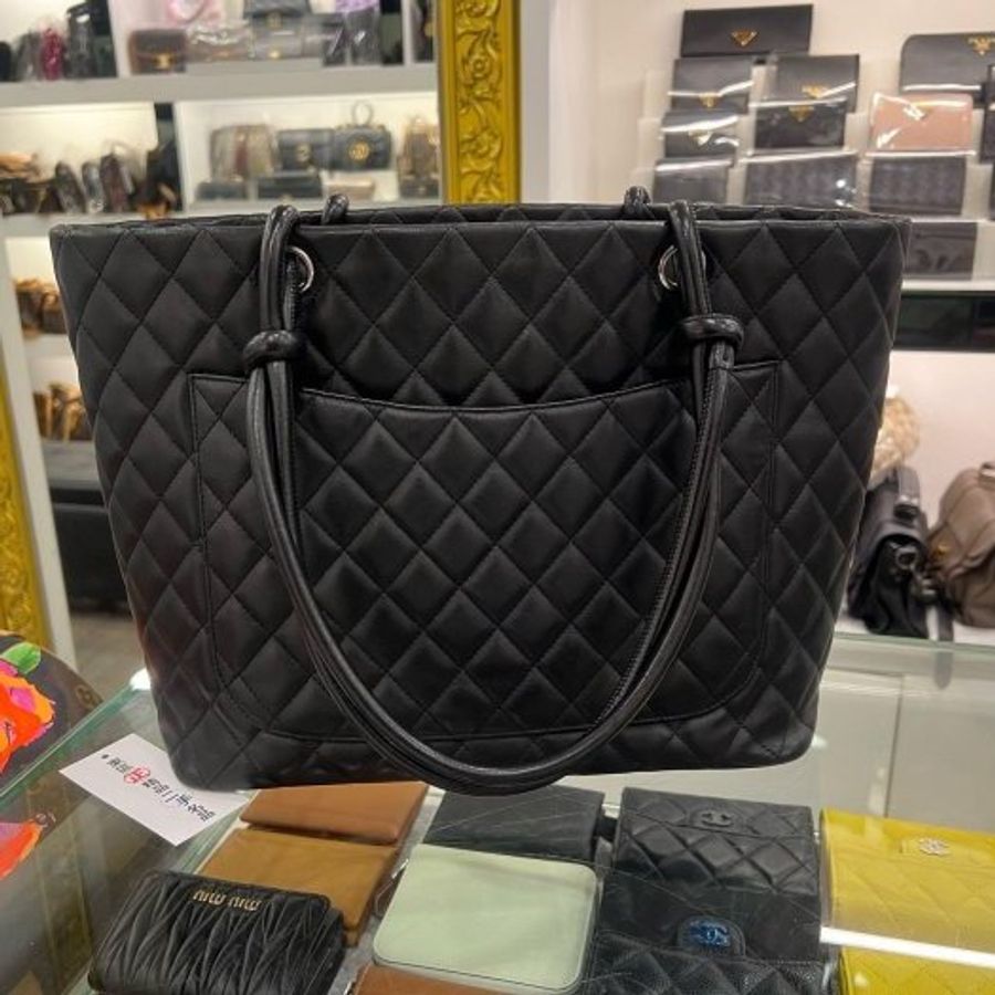 東區正精品㊣CHANEL CAMBON 香奈兒康朋黑色牛皮白色雙C LOGO 銀釦拉鍊肩背包桶包大款 RZ6535-3