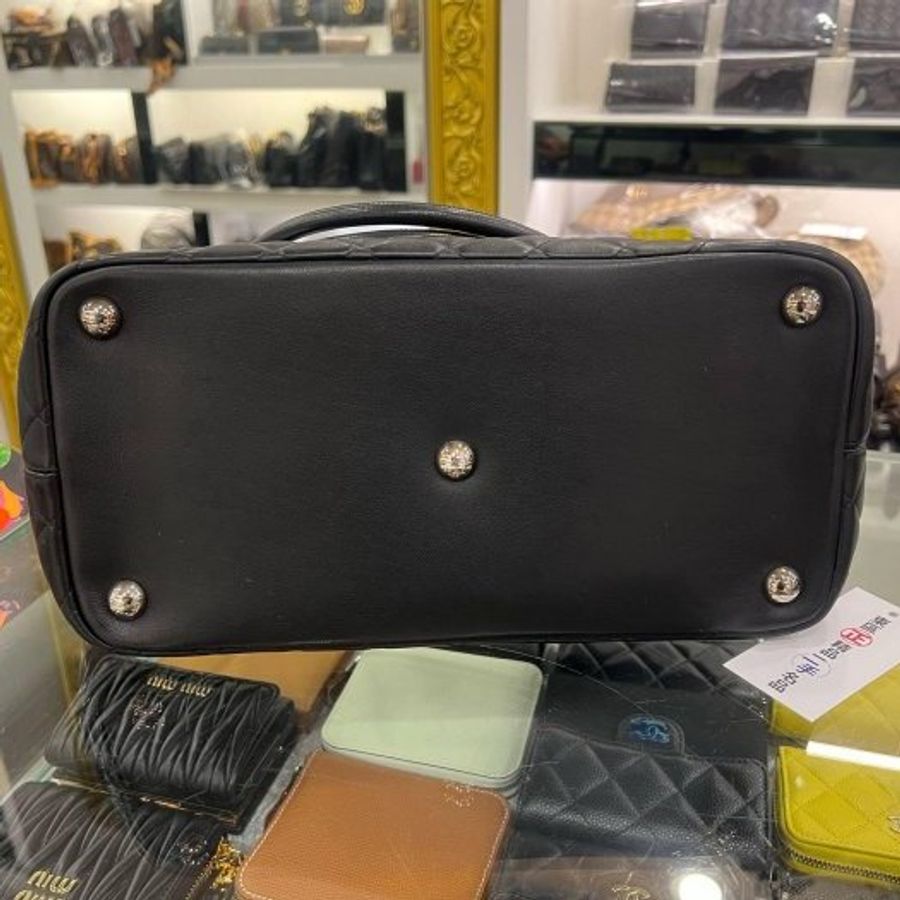 東區正精品㊣CHANEL CAMBON 香奈兒康朋黑色牛皮白色雙C LOGO 銀釦拉鍊肩背包桶包大款 RZ6535-7