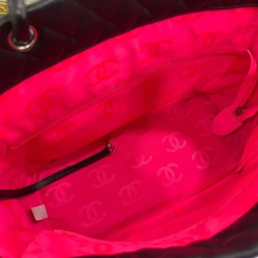 東區正精品㊣CHANEL CAMBON 香奈兒康朋黑色牛皮白色雙C LOGO 銀釦拉鍊肩背包桶包大款 RZ6535-12