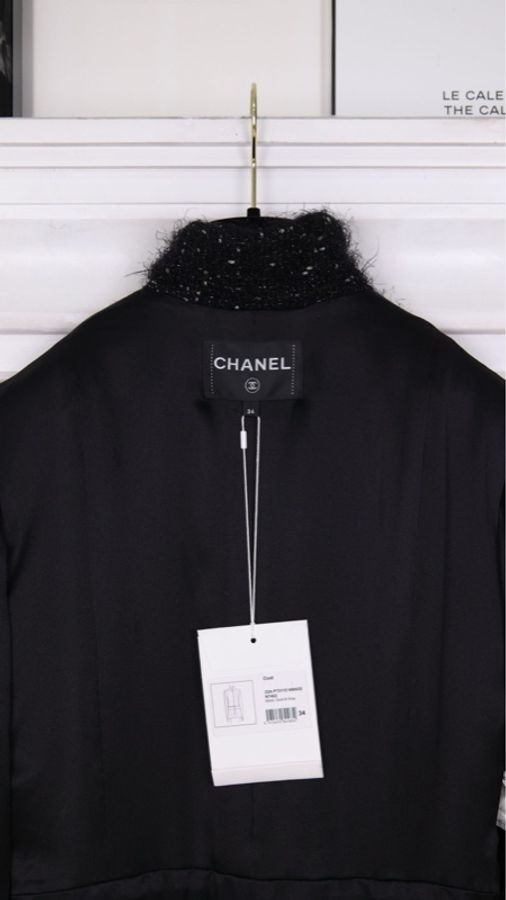 Chanel 22A秀款黑金细闪编织亮片长款上衣外套-46