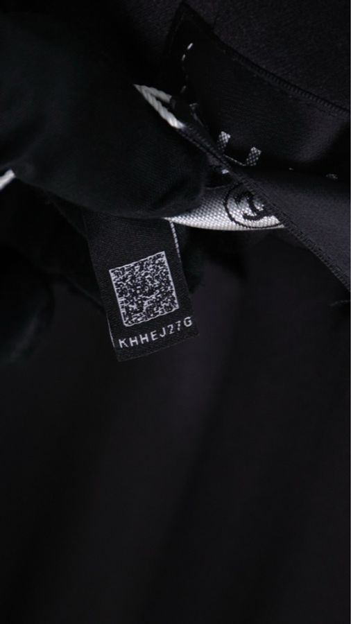Chanel 22A秀款黑金细闪编织亮片长款上衣外套-50