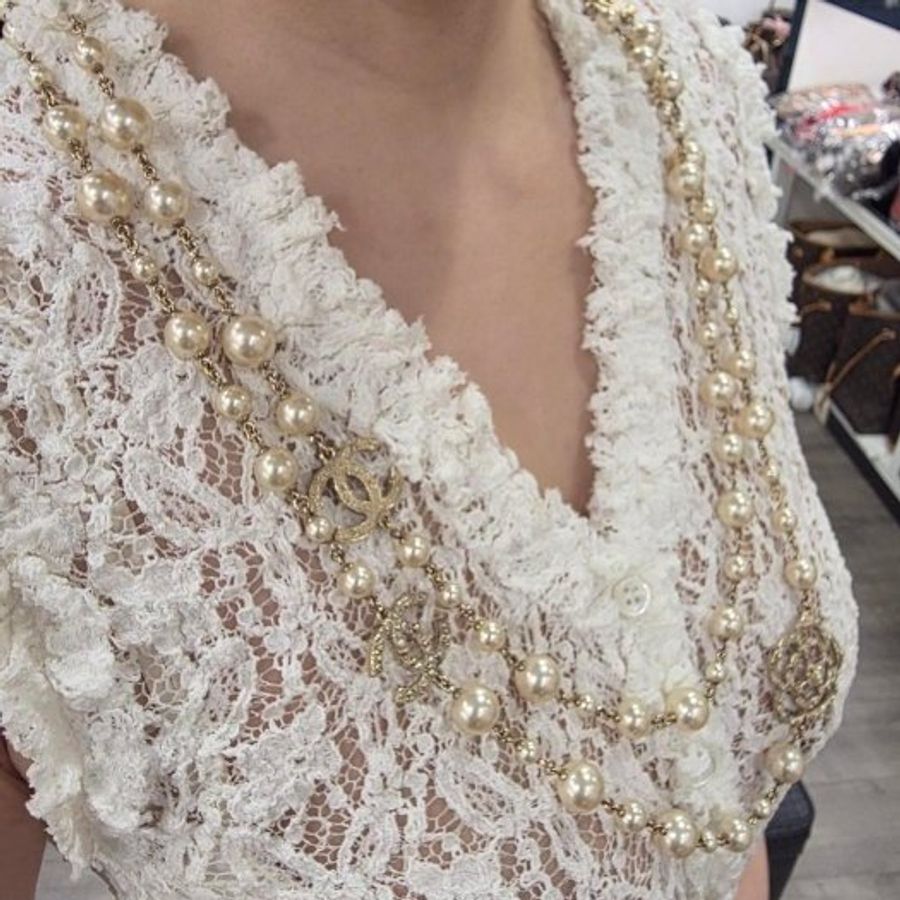 東區正精品㊣CHANEL 香奈兒金色山茶花雙C Logo 星星珍珠水鑽雙圈長項鍊 RZ6537-11
