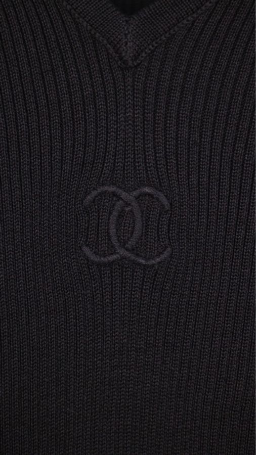 Chanel 黑色针织V领短袖上衣-12