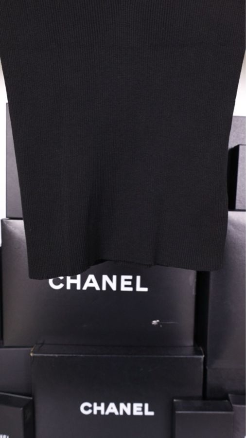 Chanel 黑色针织V领短袖上衣-14