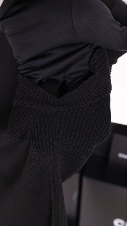 Chanel 黑色针织V领短袖上衣-15